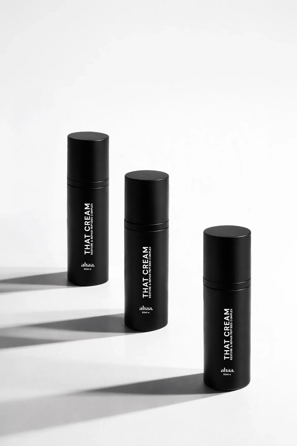 Hydrating moisturiser face cream with peptides and vitamins